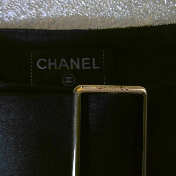 CHANEL; Size 38 Black Pants with fine Gold Detailing - Picture 5 of 9